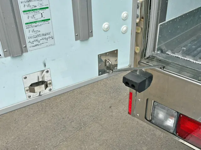 助手席側ストッパーの状態です。|日野 レンジャー 2KG-FD2ABG(2WD)の写真11