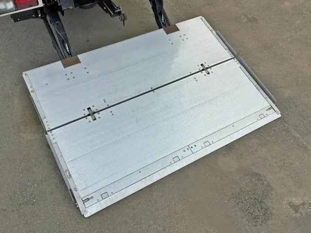 ゲートのステージの状態です。|日野 レンジャー 2KG-FD2ABG(2WD)の写真18