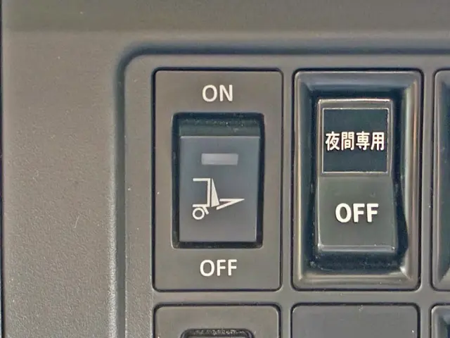 ゲートのメインスイッチです。|日野 レンジャー 2KG-FD2ABG(2WD)の写真37