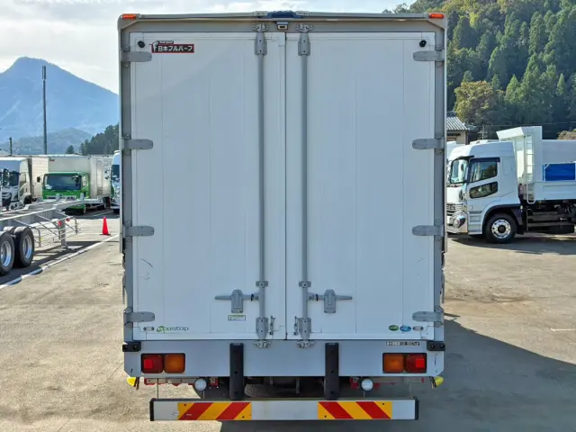 リヤ周りの状態です。|いすゞ フォワード 2RG-FRR90S2(2WD)の写真9