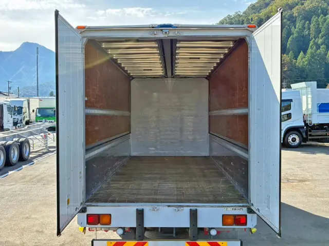 左右リヤドアは90度ストッパー付きです。|いすゞ フォワード 2RG-FRR90S2(2WD)の写真10