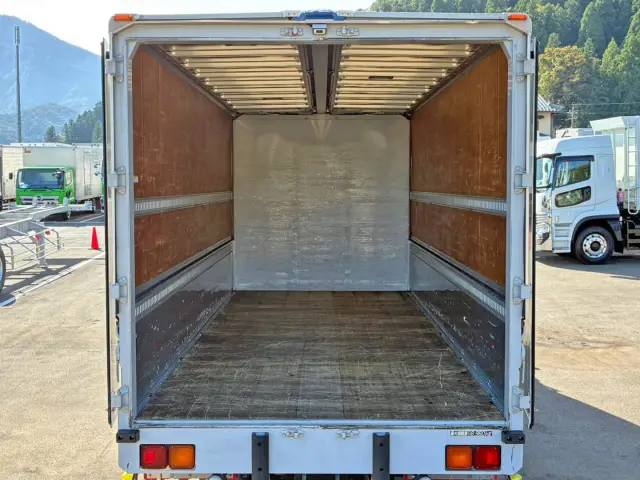 いすゞ フォワード 2RG-FRR90S2(2WD)の写真13