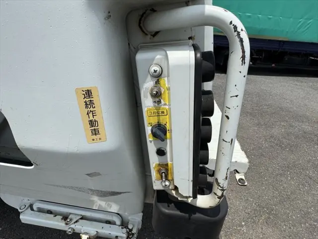 三菱 キャンター TKG-FEA50(2WD)の写真8