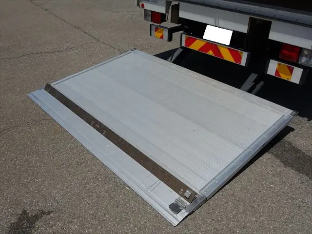 いすゞ フォワード 2RG-FRR90T2の写真16