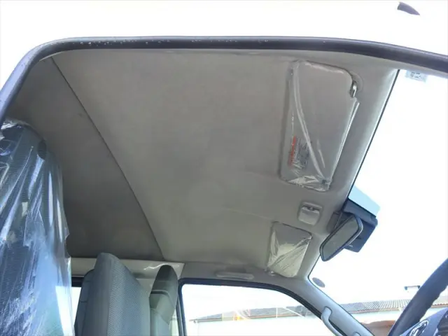 トヨタ ハイエースバン 3BF-TRH200V(2WD)の写真10