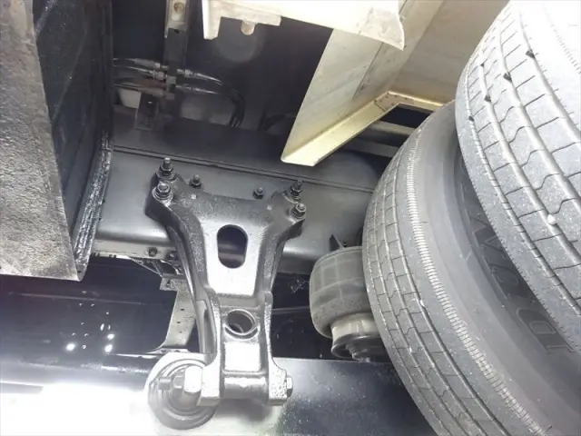 いすゞ フォワード 2RG-FRR90T2(2WD)の写真7