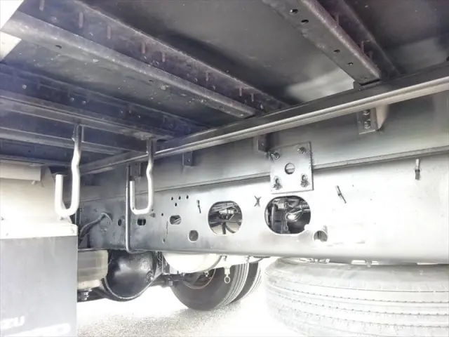 いすゞ フォワード 2RG-FRR90T2(2WD)の写真8