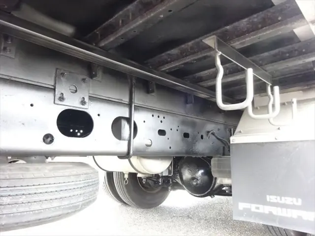 いすゞ フォワード 2RG-FRR90T2(2WD)の写真10