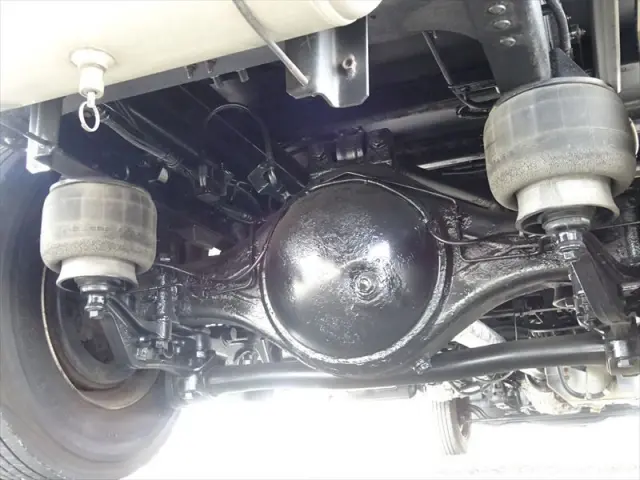 いすゞ フォワード 2RG-FRR90T2(2WD)の写真11