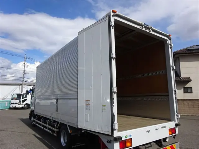いすゞ フォワード 2RG-FRR90T2(2WD)の写真15