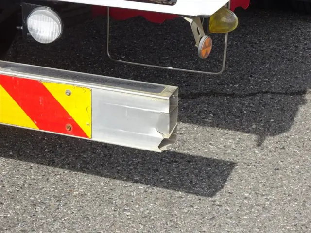 いすゞ フォワード 2RG-FRR90T2(2WD)の写真17