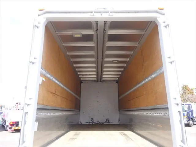 いすゞ フォワード 2RG-FRR90T2(2WD)の写真19