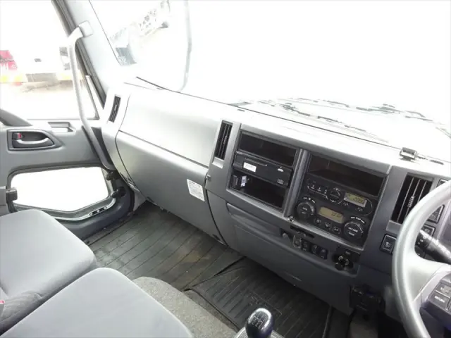 いすゞ フォワード 2RG-FRR90T2(2WD)の写真29