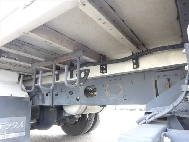 いすゞ フォワード TKG-FRR90T2(2WD)の写真8