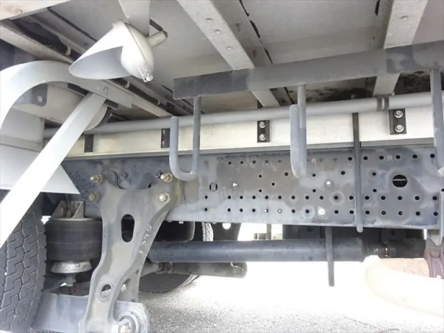 いすゞ フォワード TKG-FRR90T2(2WD)の写真10