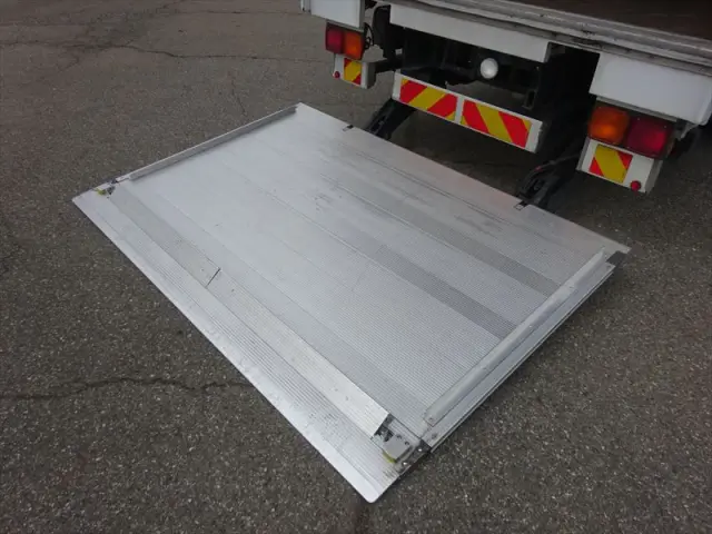 いすゞ フォワード TKG-FRR90T2(2WD)の写真15