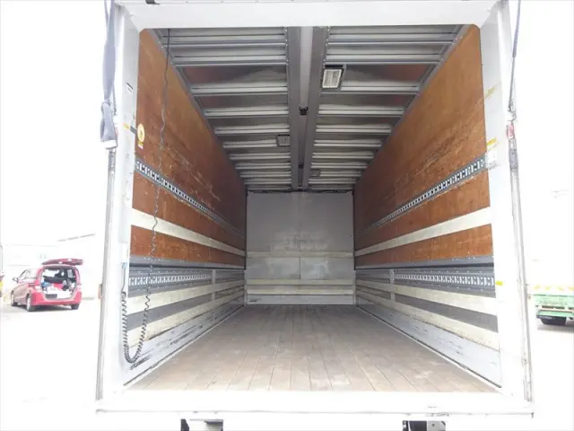 いすゞ フォワード TKG-FRR90T2(2WD)の写真16