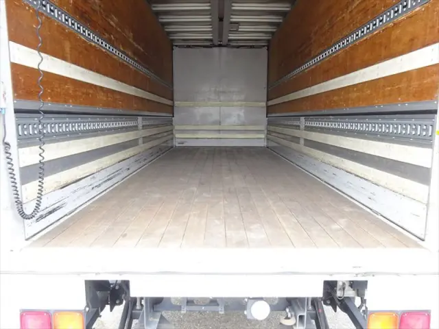 いすゞ フォワード TKG-FRR90T2(2WD)の写真17