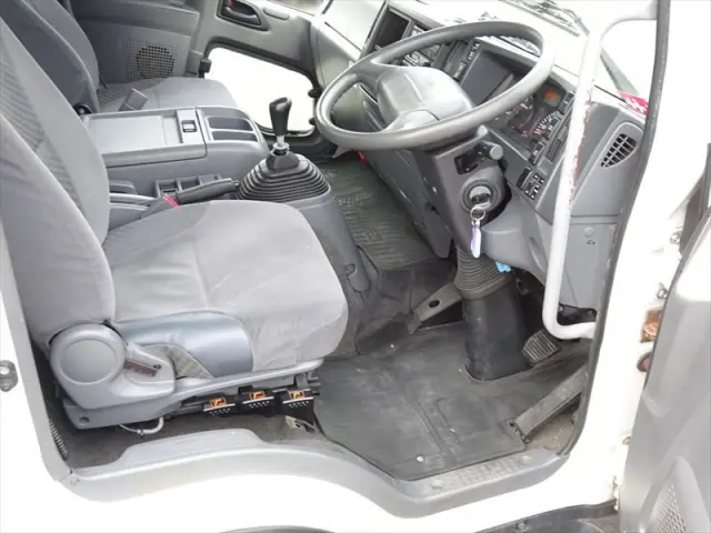 いすゞ フォワード TKG-FRR90T2(2WD)の写真27