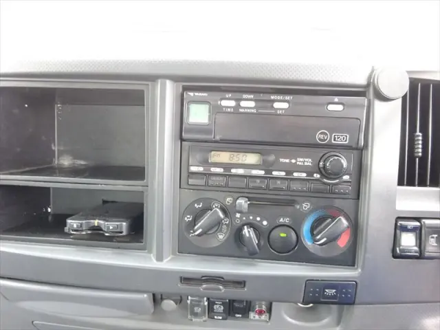 いすゞ フォワード TKG-FRR90T2(2WD)の写真32