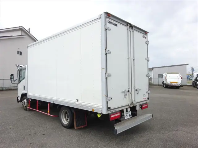 いすゞ エルフ BKG-NPR85AN(2WD)の写真3