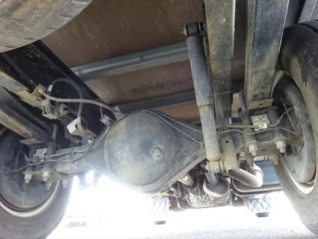 いすゞ エルフ BKG-NPR85AN(2WD)の写真11