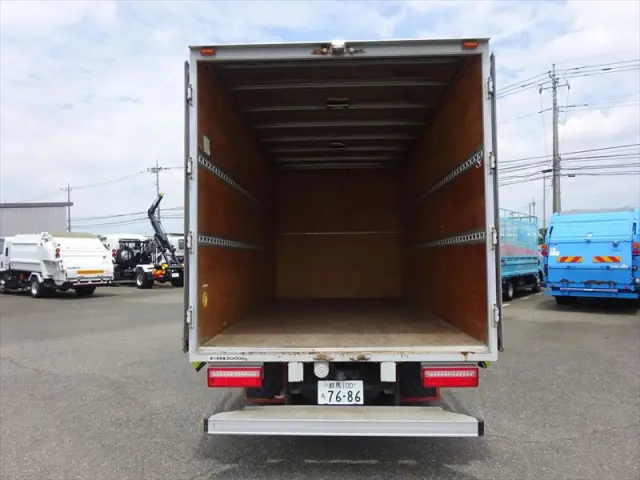 いすゞ エルフ BKG-NPR85AN(2WD)の写真14