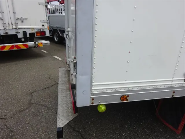 いすゞ エルフ BKG-NPR85AN(2WD)の写真22