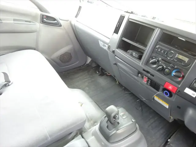 いすゞ エルフ BKG-NPR85AN(2WD)の写真27