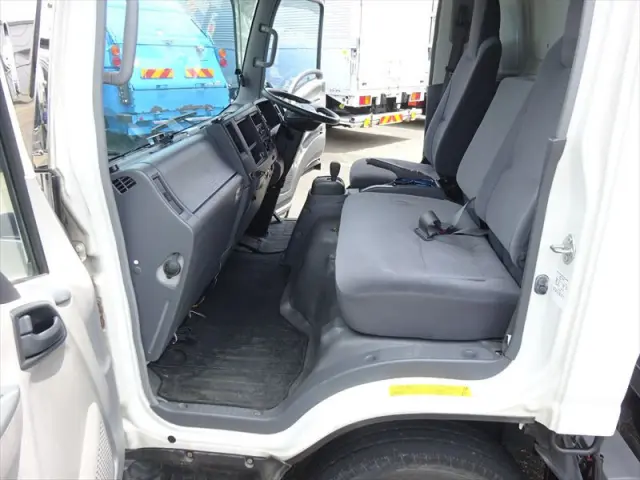 いすゞ エルフ BKG-NPR85AN(2WD)の写真31
