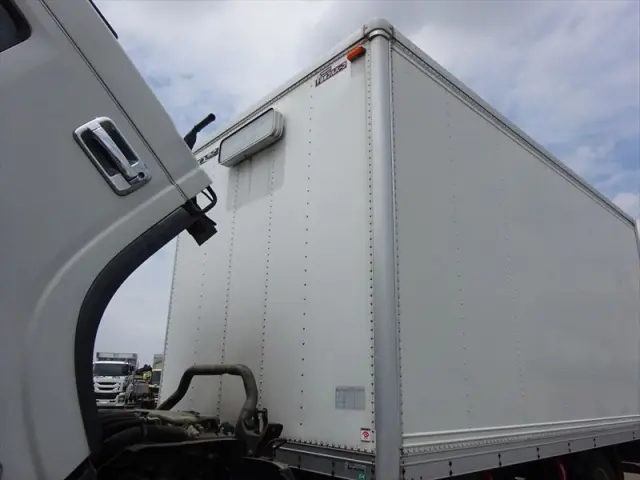 いすゞ エルフ BKG-NPR85AN(2WD)の写真39