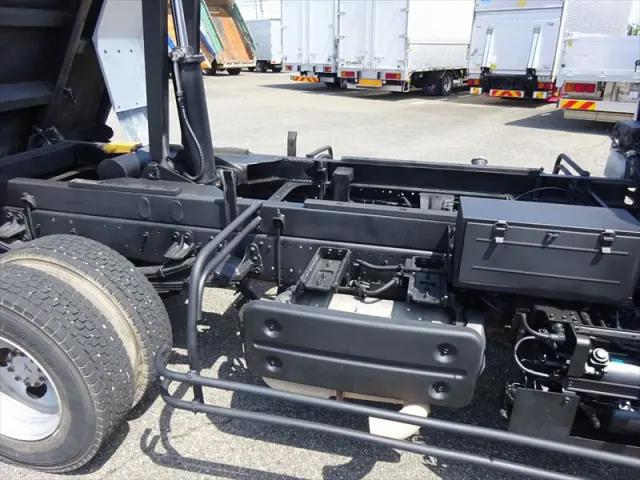 いすゞ フォワード 2RG-FRR90S2(2WD)の写真10