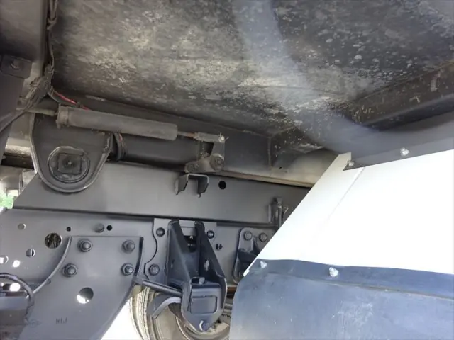 いすゞ フォワード 2RG-FRR90S2(2WD)の写真11