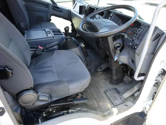 いすゞ フォワード 2RG-FRR90S2(2WD)の写真21