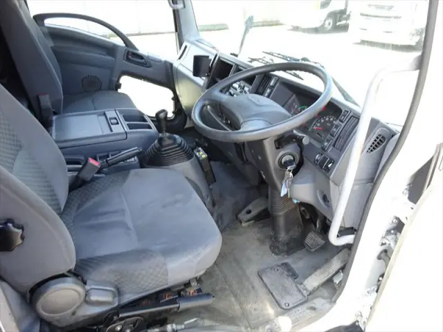 いすゞ フォワード 2RG-FRR90S2(2WD)の写真22