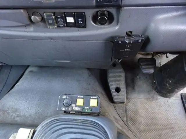 いすゞ フォワード 2RG-FRR90S2(2WD)の写真26