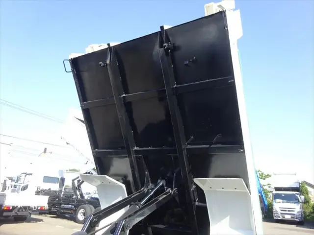 日野 レンジャー 2DG-FC2ABA(2WD)の写真9