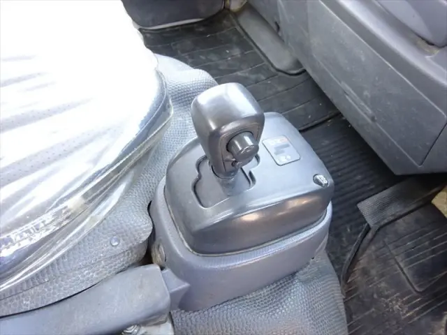 いすゞ エルフ TKG-NKS85AN(4WD)の写真26