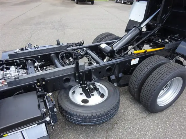 三菱 キャンター 2RG-FBA60(2WD)の写真6