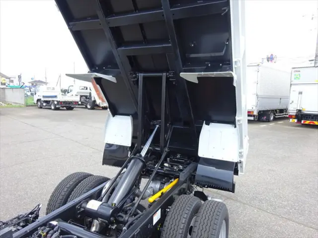 三菱 キャンター 2RG-FBA60(2WD)の写真8