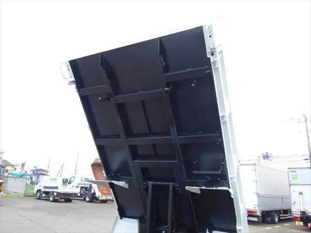 三菱 キャンター 2RG-FBA60(2WD)の写真9