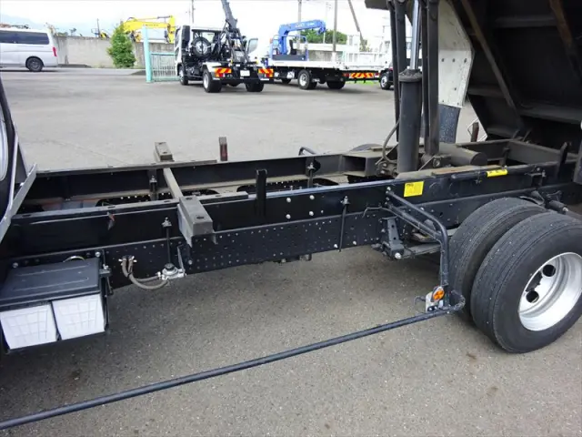 いすゞ エルフ TPG-NPR85YN(2WD)の写真8