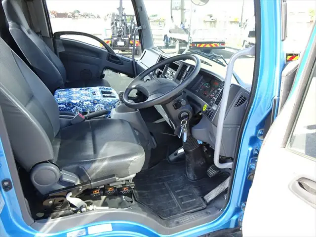 いすゞ フォワード 2PG-FSR90S2(2WD)の写真22