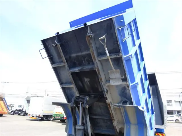 いすゞ フォワード 2RG-FRR90S1の写真9