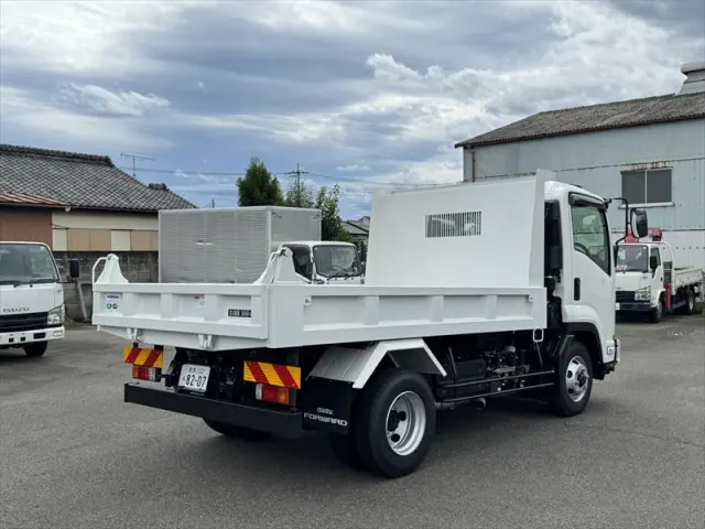 いすゞ フォワード 2RG-FRR90S4(2WD)の写真3
