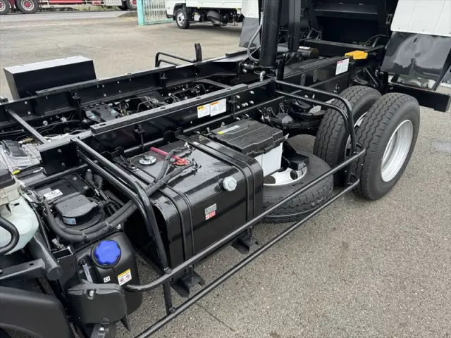 いすゞ フォワード 2RG-FRR90S4(2WD)の写真8