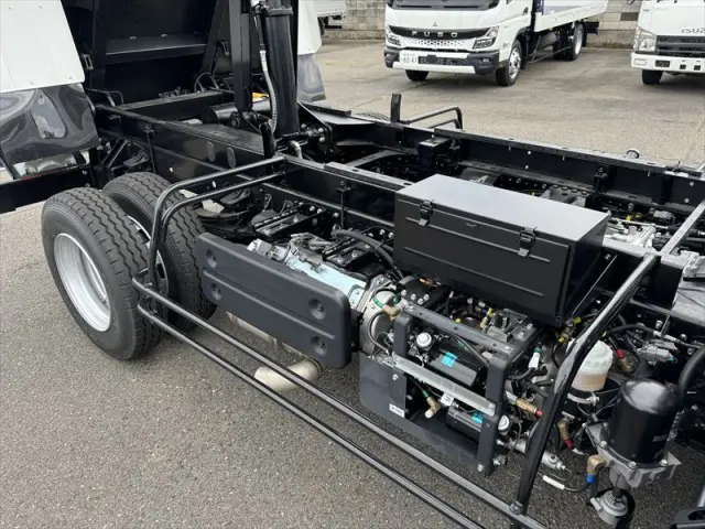 いすゞ フォワード 2RG-FRR90S4(2WD)の写真9