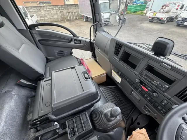 いすゞ フォワード 2RG-FRR90S4(2WD)の写真16