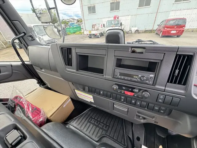 いすゞ フォワード 2RG-FRR90S4(2WD)の写真17