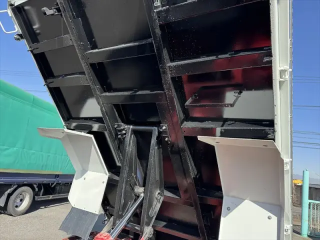 三菱 キャンター 2PG-FEB80の写真13